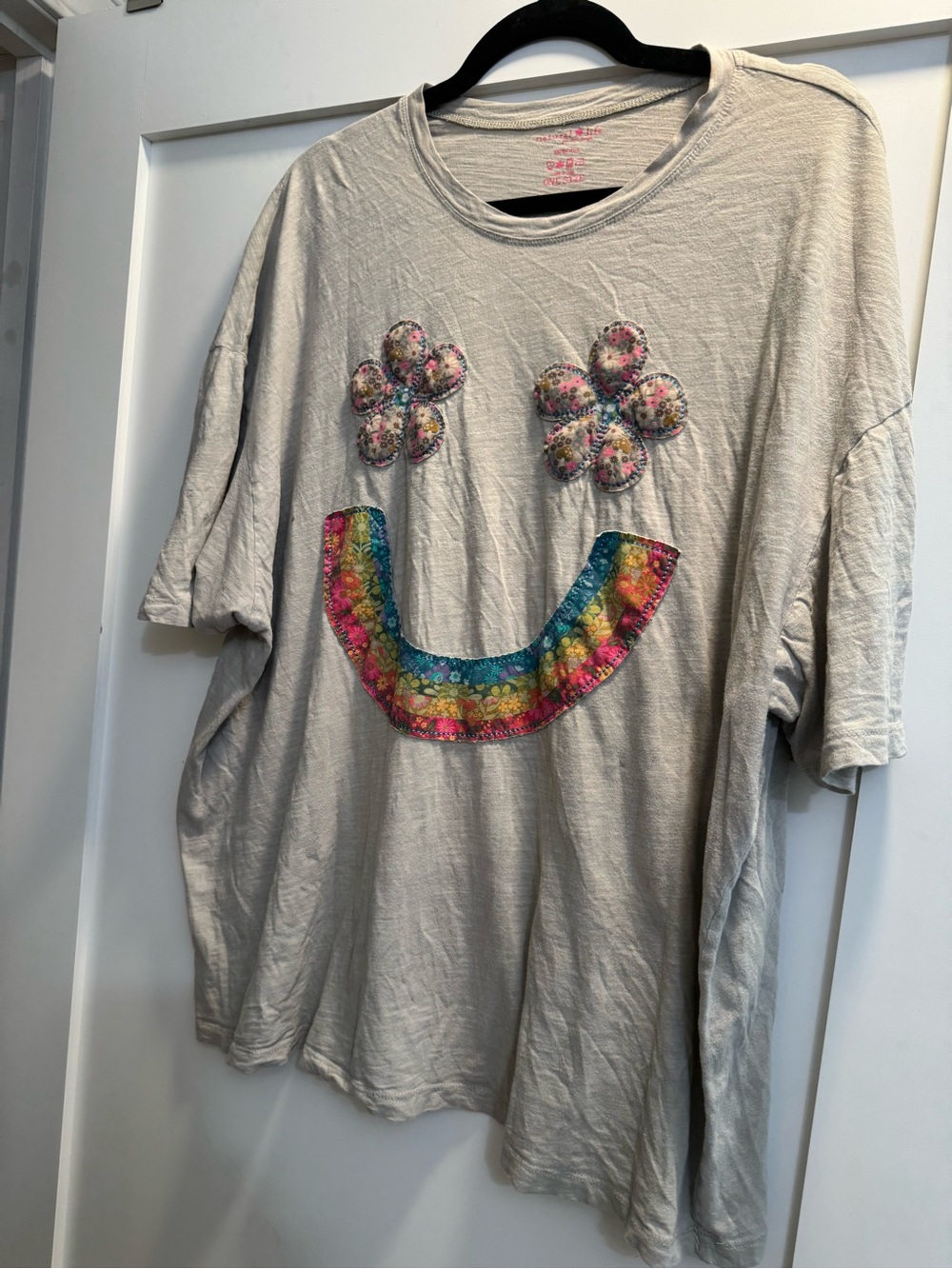 NATURAL LIFE Cream Tee with Rainbow Floral Smile Appliqué Oversized